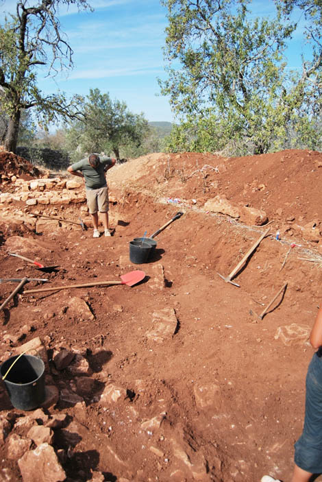 Sul Informação - Arquivo Municipal de Loulé recebe palestra sobre trabalhos arqueológicos em sítio romano