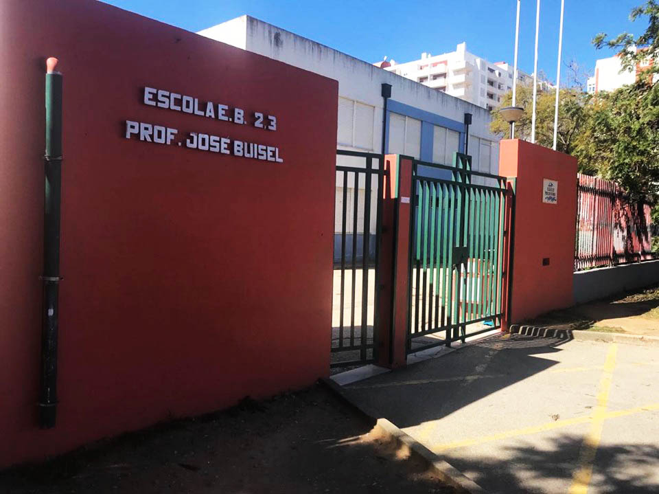 Sul Informação - Mãe da adolescente de Portimão é 31º caso confirmado de Covid-19, Escola José Buisel fecha