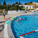 Sul Informação - Escola de Natação de Montemor-o-Novo funciona nas Piscinas Recreativas durante o Verão