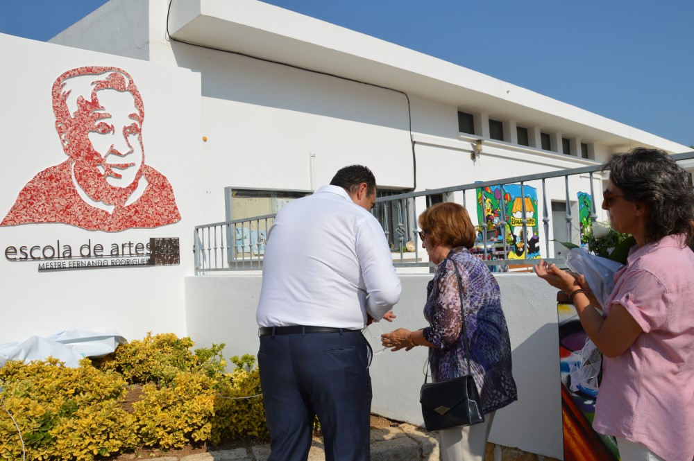 Sul Informação - Escola de Artes de Lagoa já tem painel que recorda o seu mestre [com fotogaleria]
