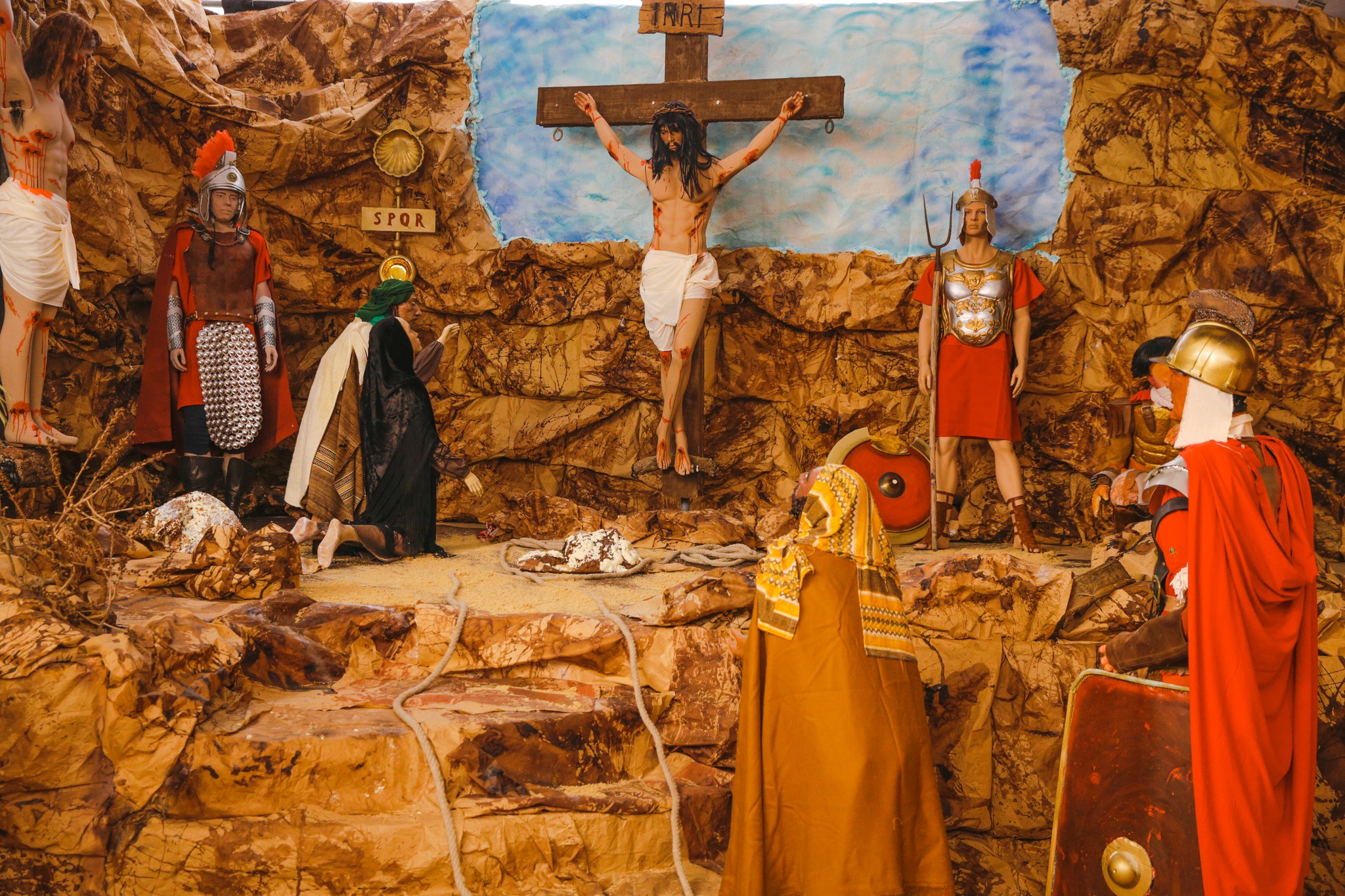 Sul Informação - Mértola expõe “A Paixão de Cristo” recriada com materiais reciclados