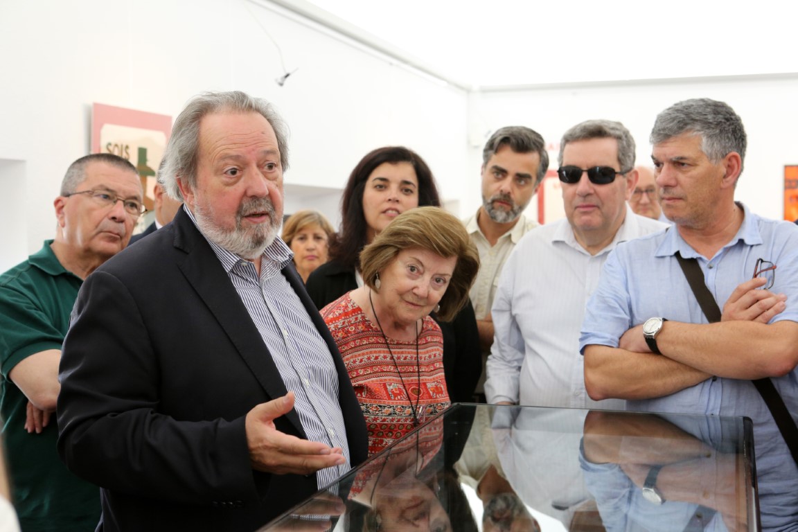 Sul Informação - Pacheco Pereira inaugurou exposição «Maio de 68 Revisitado» em Lagoa