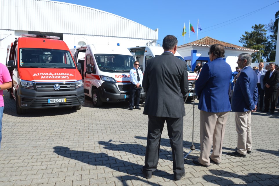 Sul Informação - Caixa Agrícola de São Teotónio oferece ambulâncias aos bombeiros de Odemira, Milfontes e Aljezur