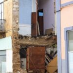 Sul Informação - Queda de fachada em Olhão causou danos de «milhares de euros» no prédio em frente (com fotos)