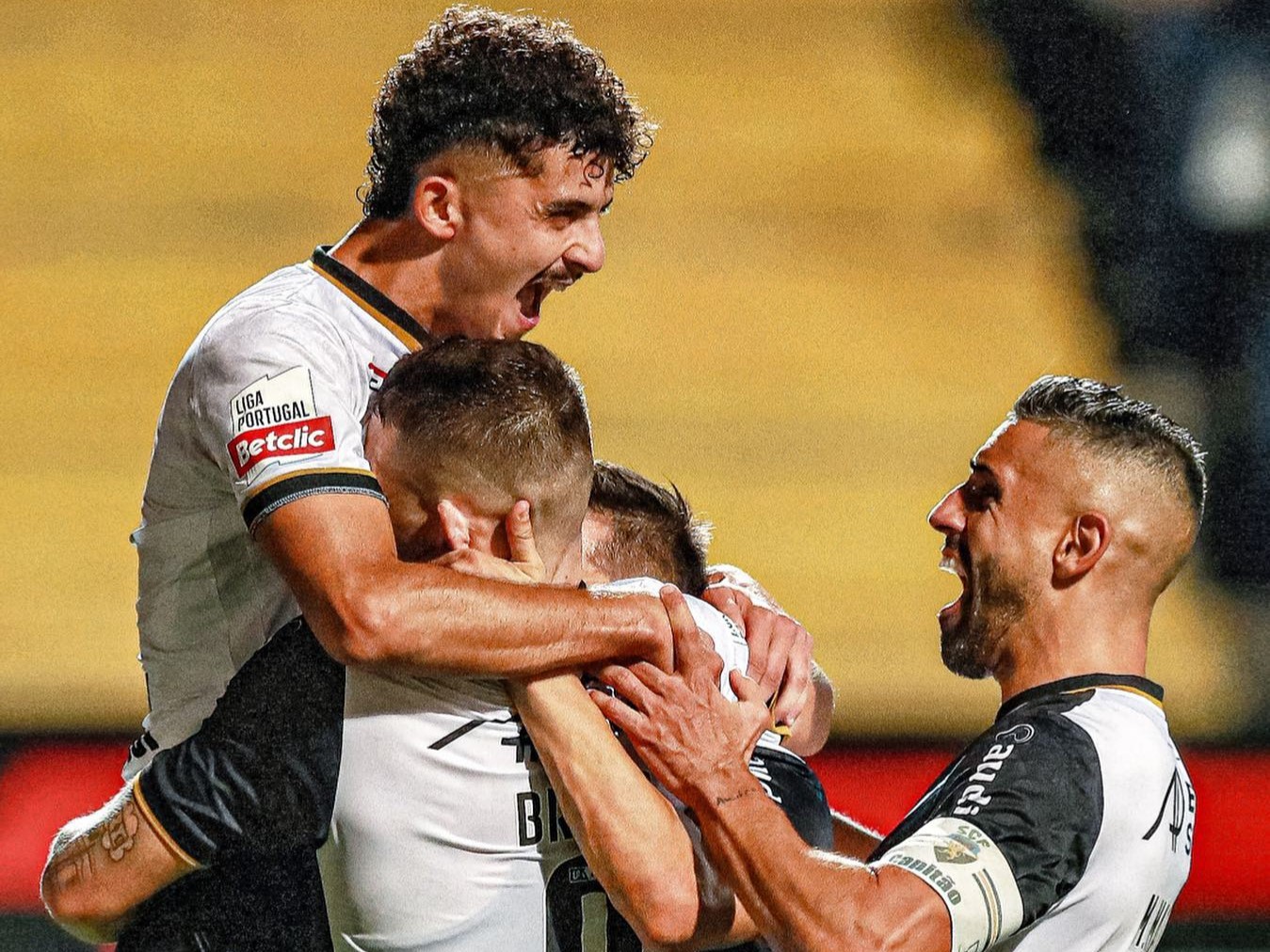 Sul Informação - Farense ganha ao Arouca e sobe à 9ª posição da I Liga