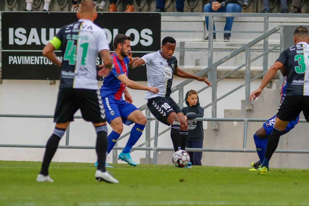 Sul Informação - Farense sofreu, mas encontrou as Chaves da baliza de Igor