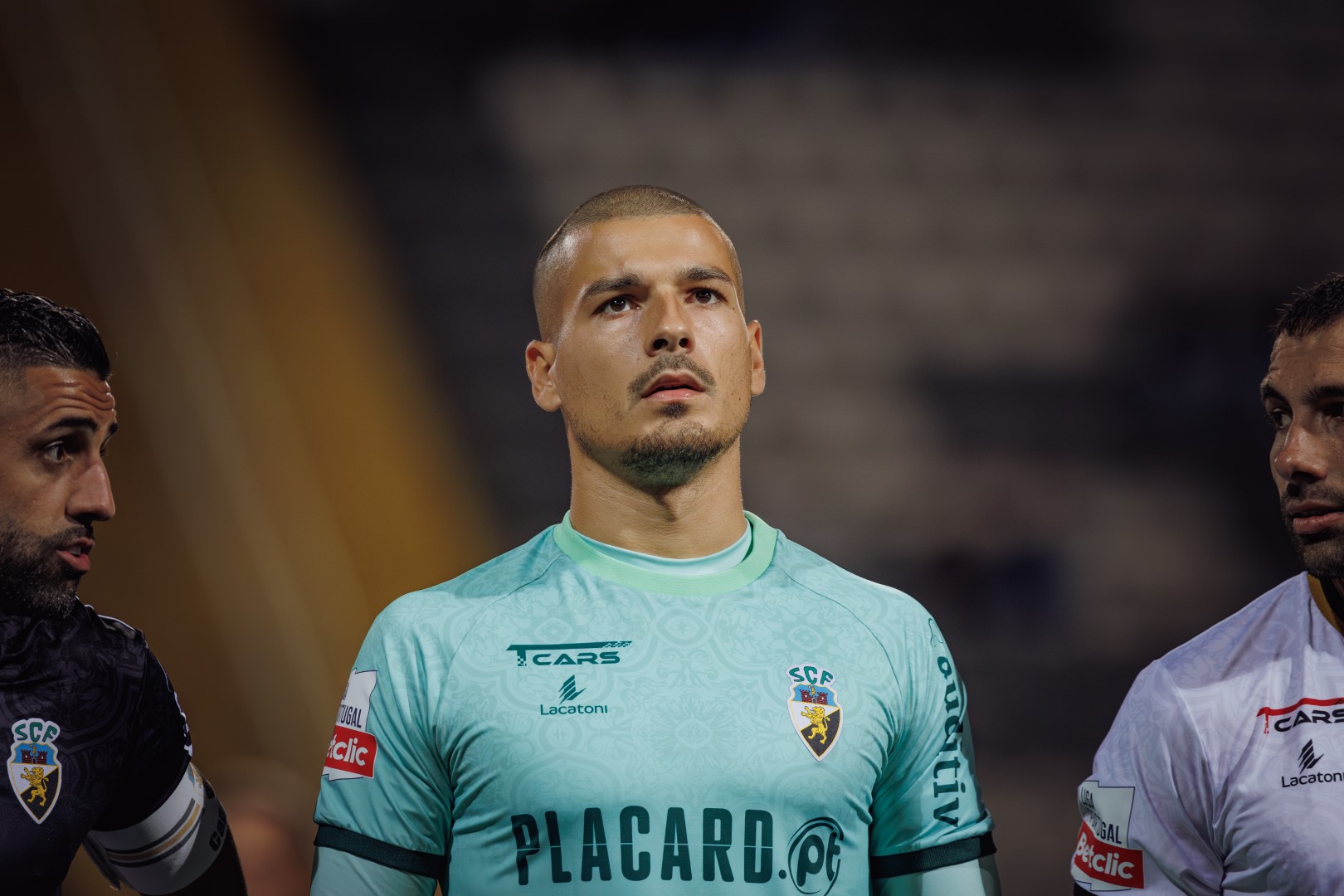 Sul Informação - Ricardo Velho deu para (quase) tudo, mas não conseguiu evitar nova derrota do Farense