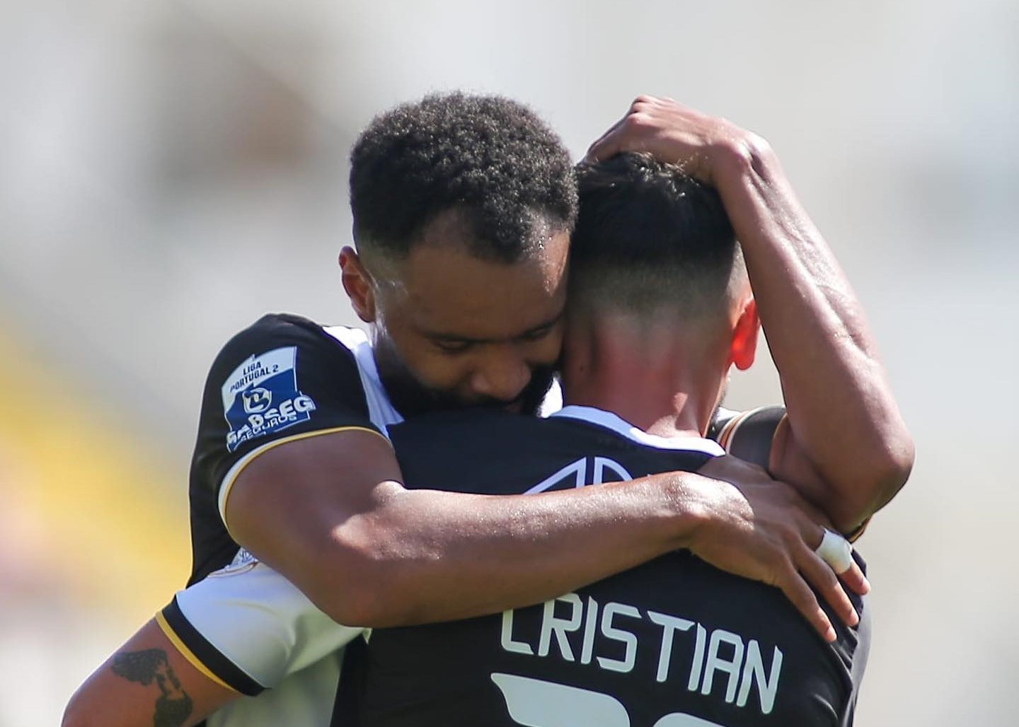 Sul Informação - Farense vence com reviravolta e “rouba” 2º lugar ao Vilafranquense