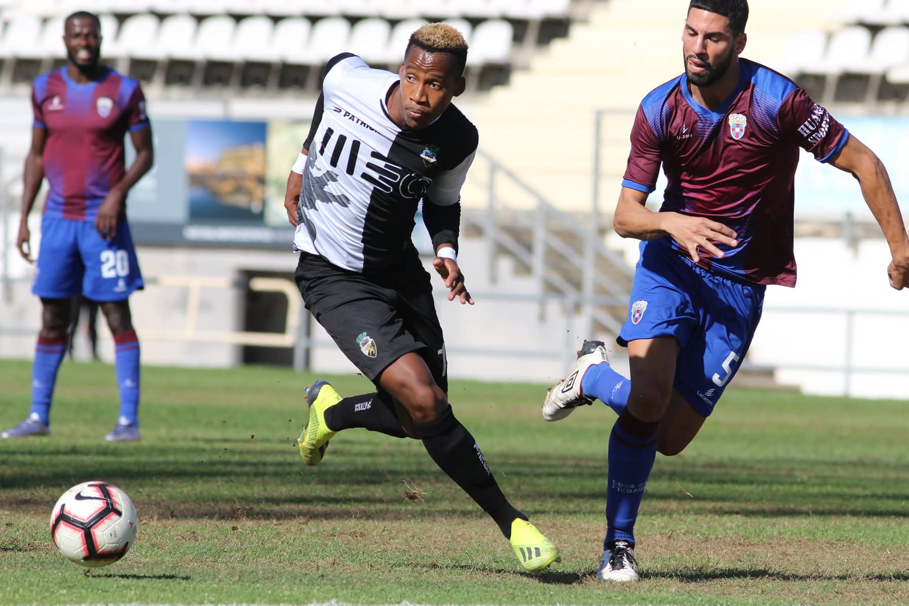 Sul Informação - Farense ganha ao Cova da Piedade e sobe na tabela da II Liga
