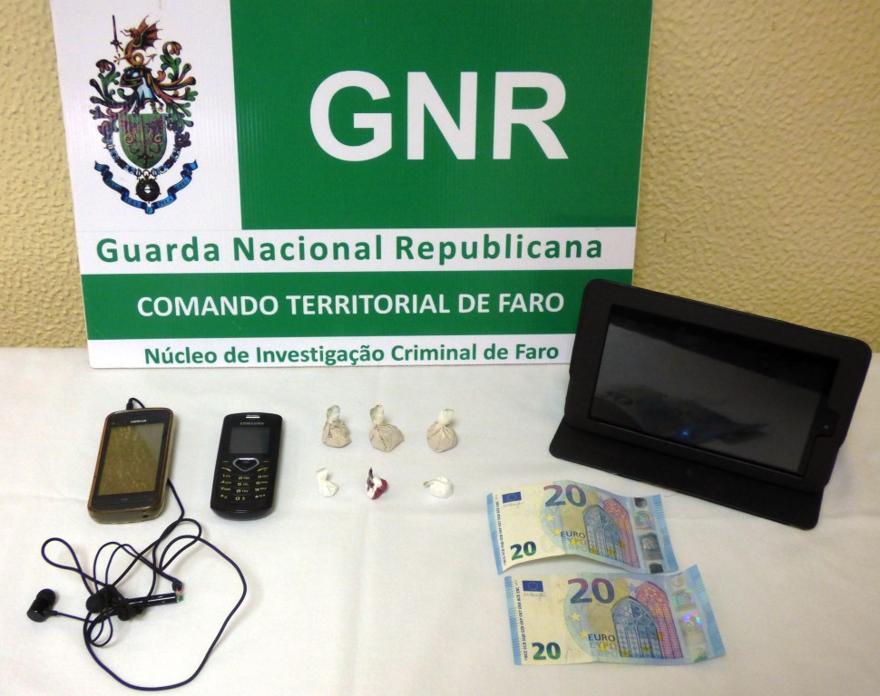 Sul Informação - GNR prende traficante de droga na Fuzeta