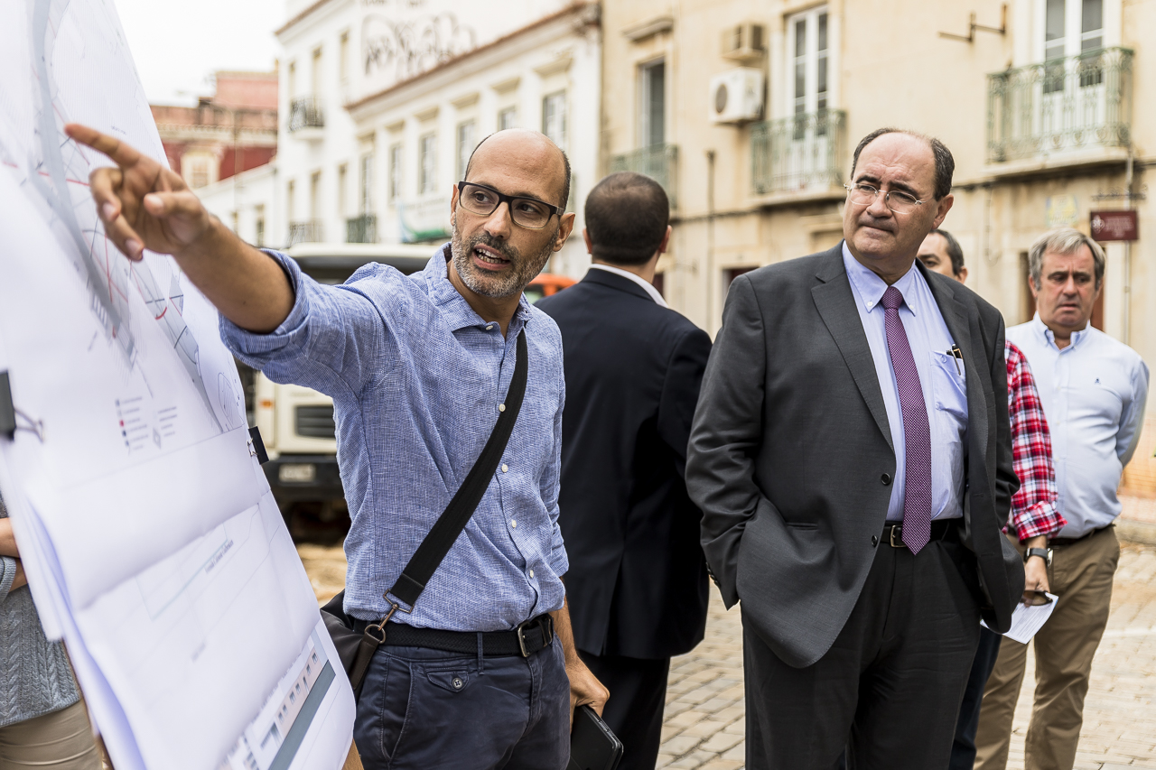 Sul Informação - Largo de São Pedro vai estar requalificado até final do ano «se não chover muito»