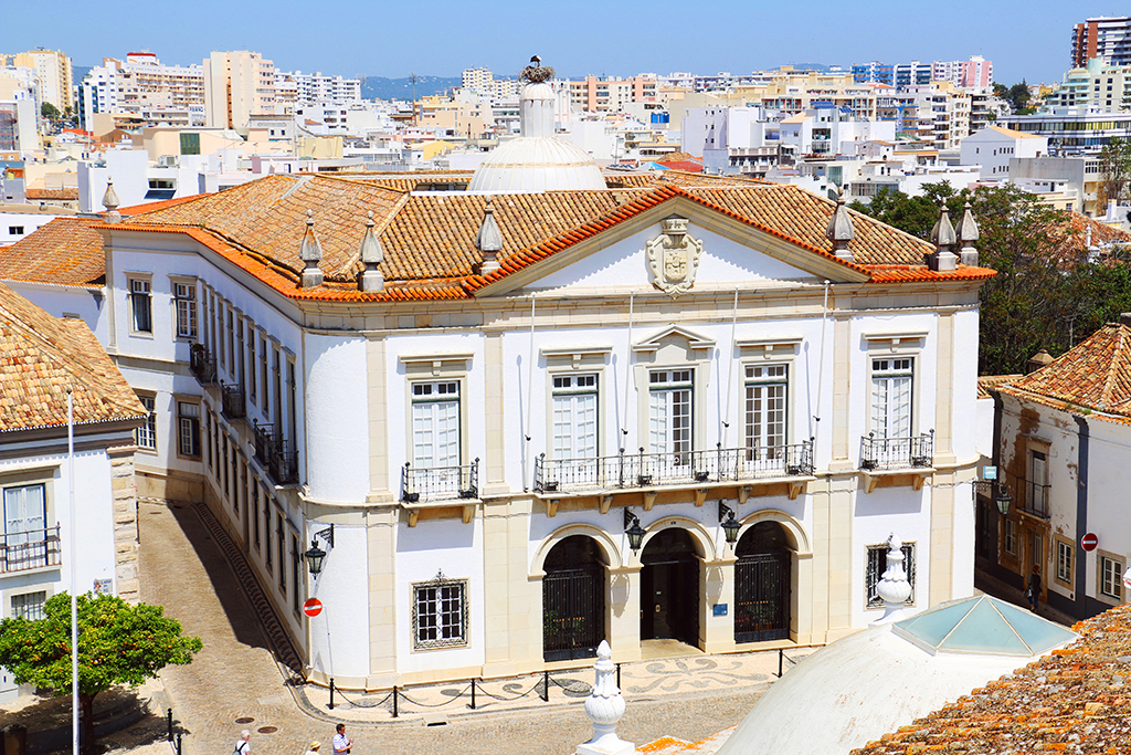 Sul Informação - Faro homenageia mulheres autarcas no 25 de Abril