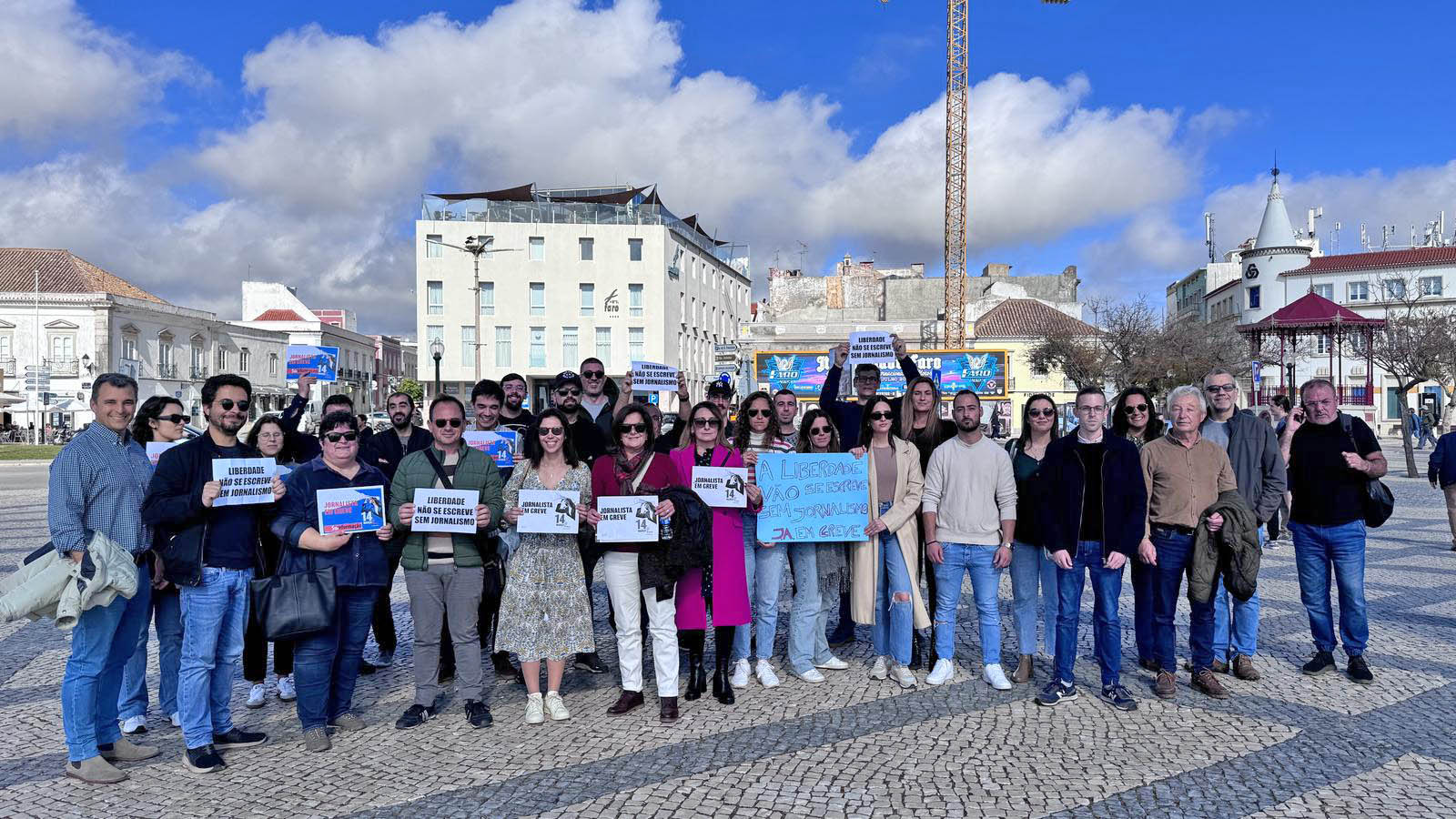 Sul Informação - Quatro dezenas de jornalistas concentraram-se em Faro em dia de Greve Geral