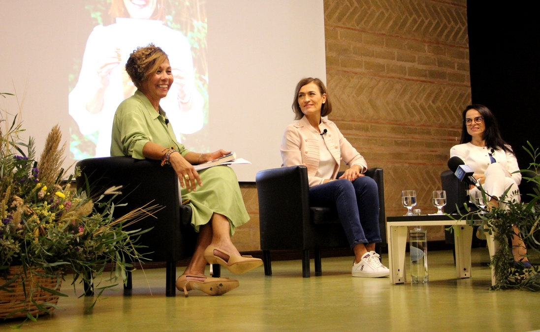 Sul Informação - Fátima Lopes apresenta livro “Encontrei o Amor onde menos esperava”, em Castro Marim