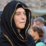 Sul Informação - Fotogaleria: Os rostos e as máscaras da Feira Medieval de Silves
