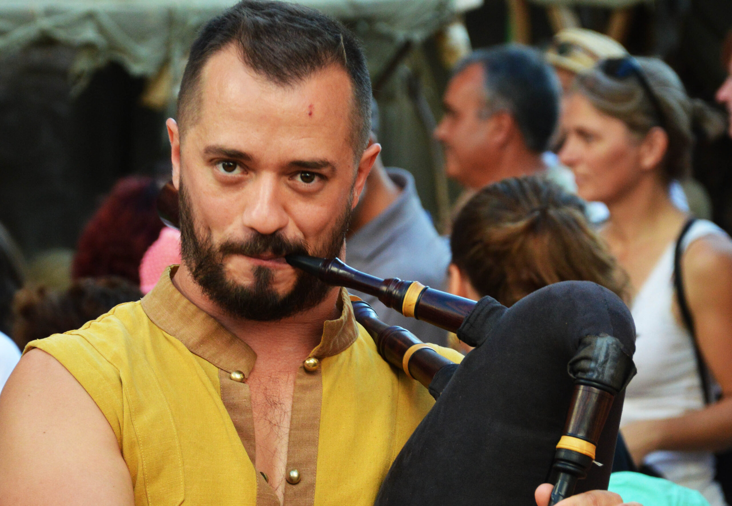 Sul Informação - Fotogaleria: Os rostos e as máscaras da Feira Medieval de Silves