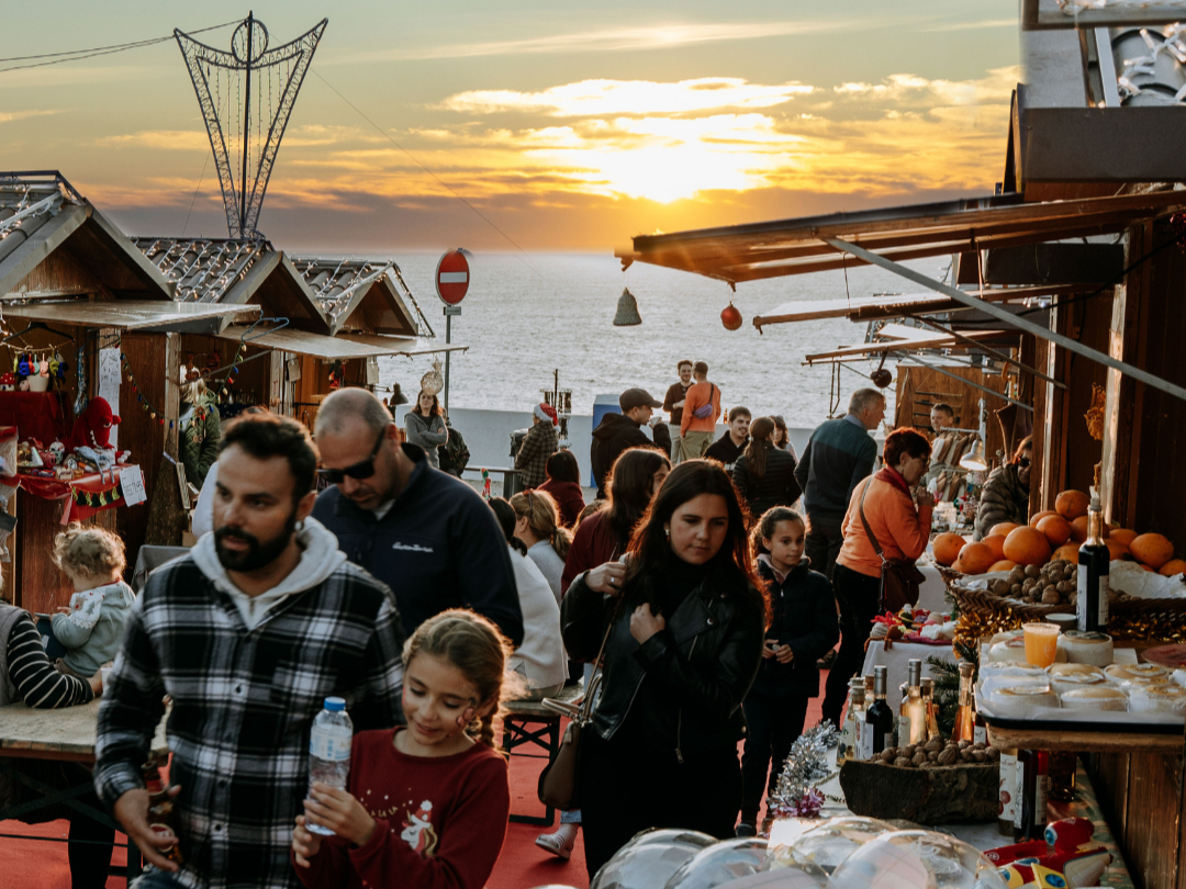 Sul Informação - Feira de Natal da Praia do Carvoeiro foi «um sucesso»