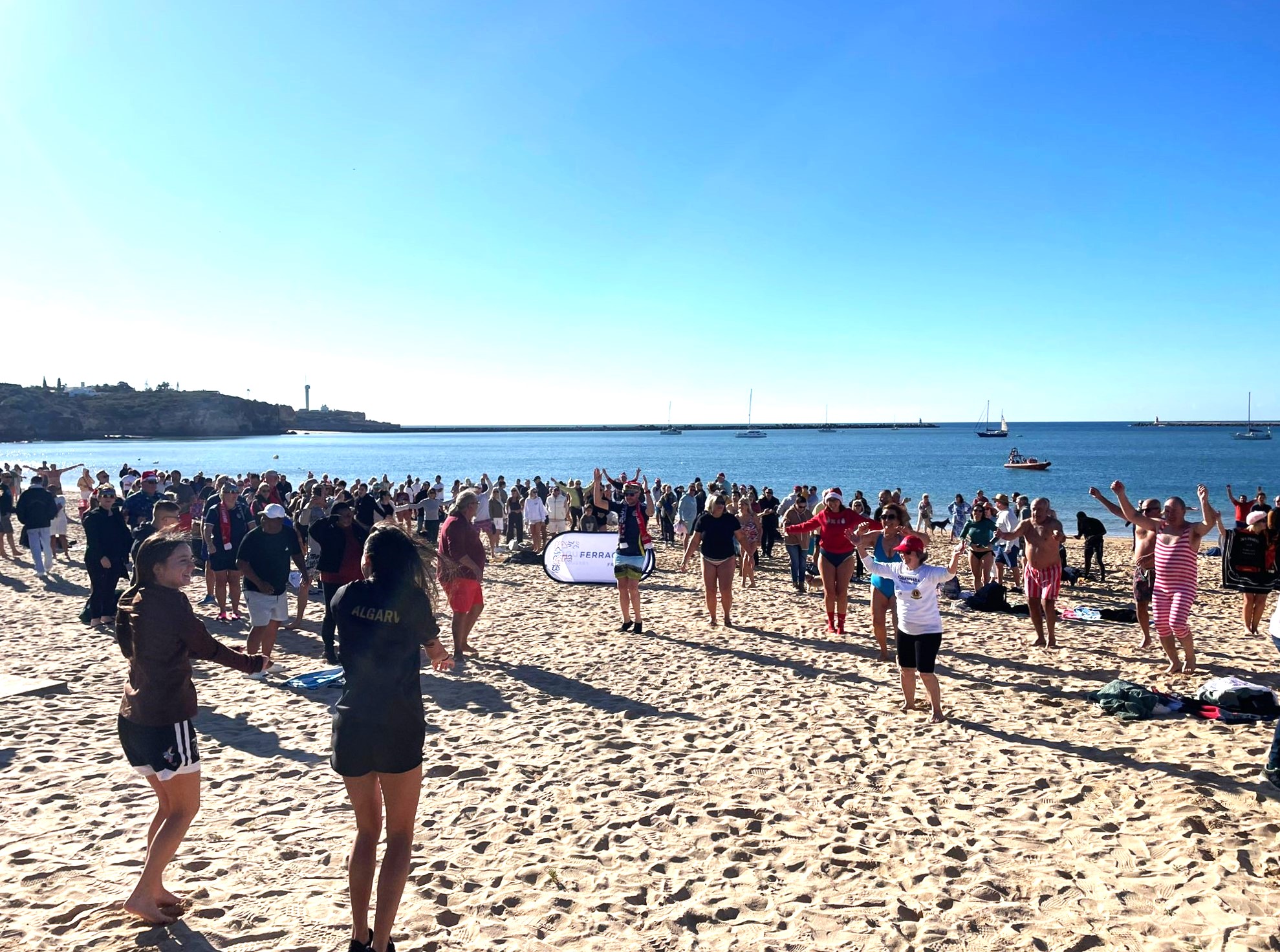 Sul Informação - Banho de Mar em Ferragudo foi o mais concorrido de sempre