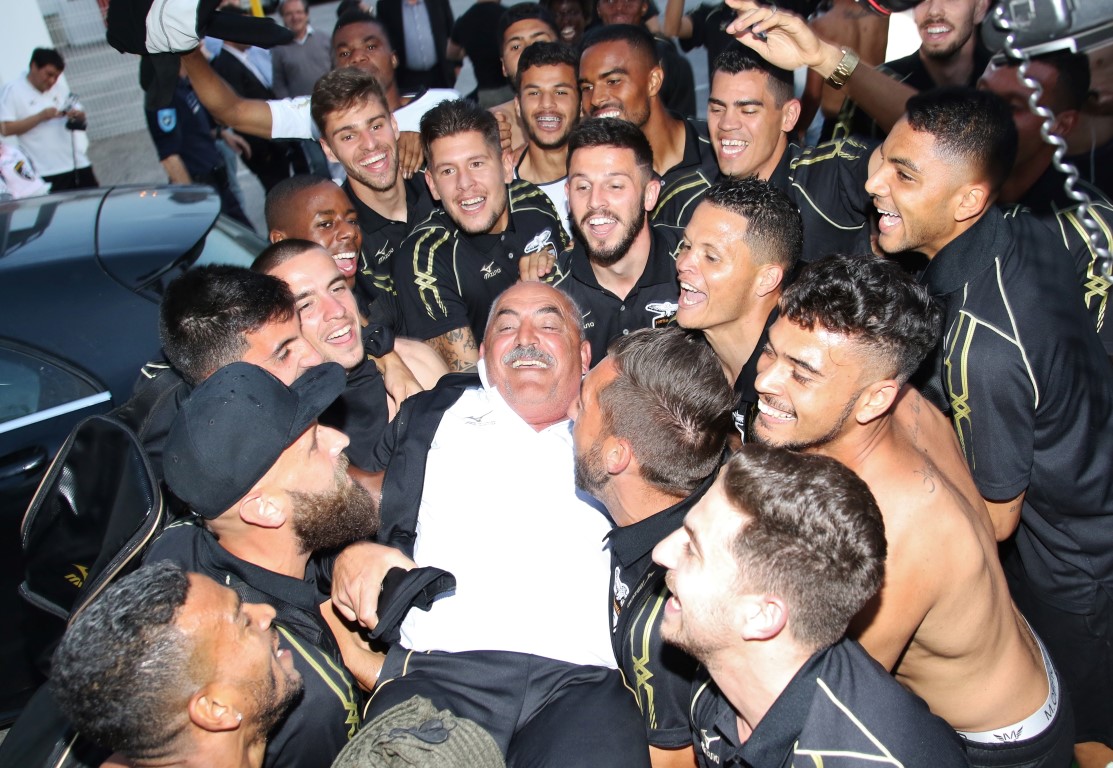 Sul Informação - Fotogaleria: Subida à I Liga do Portimonense deu festa rija em Portimão