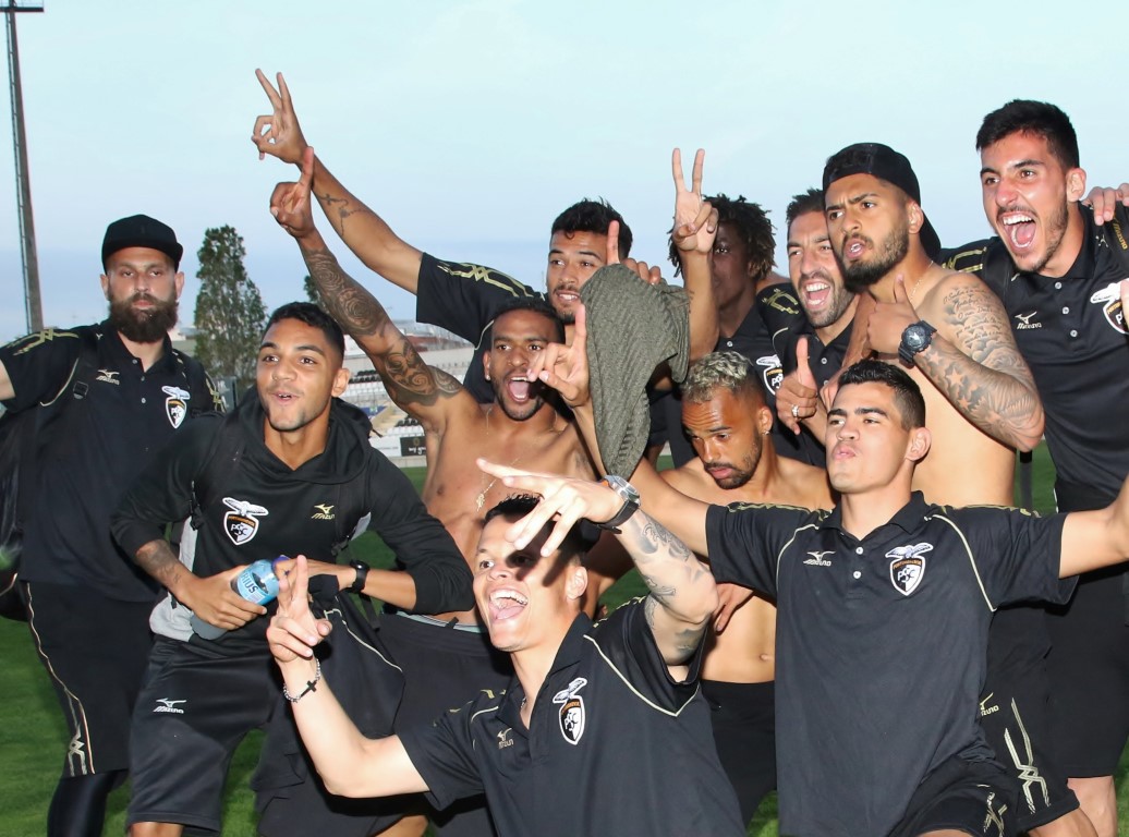 Sul Informação - Fotogaleria: Subida à I Liga do Portimonense deu festa rija em Portimão