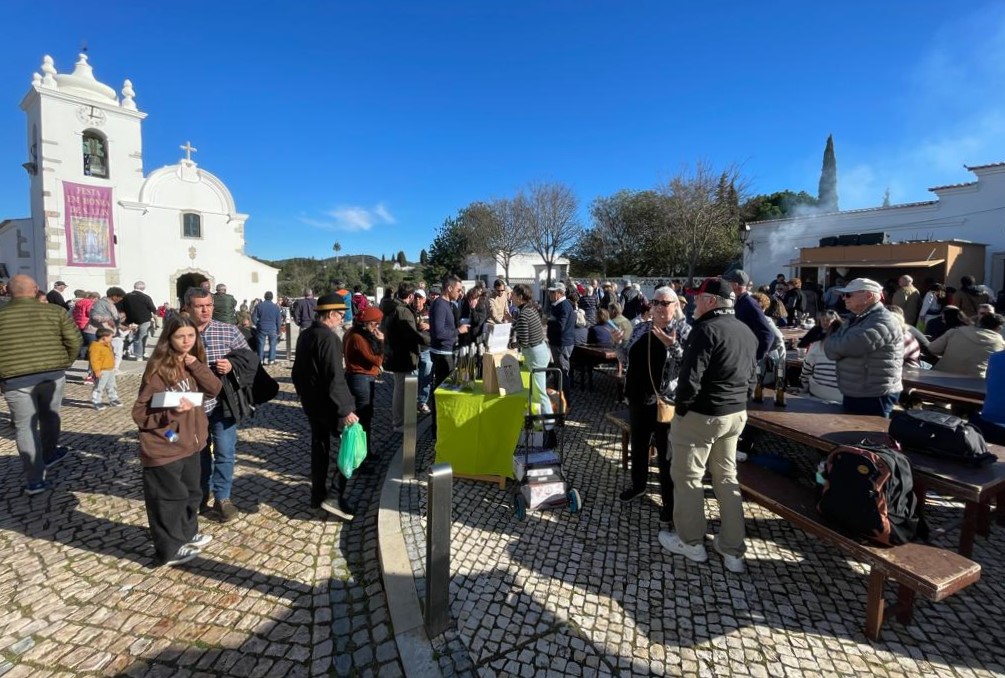 Sul Informação - Festa das Chouriças trouxe tradição e iguarias ao coração de Querença