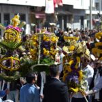 Sul Informação - Fotogaleria: São Brás de Alportel voltou a sair à rua com Tochas Floridas e gritos de aleluia