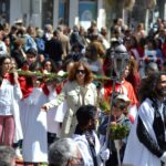 Sul Informação - Fotogaleria: São Brás de Alportel voltou a sair à rua com Tochas Floridas e gritos de aleluia