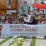Sul Informação - Fotogaleria: São Brás de Alportel voltou a sair à rua com Tochas Floridas e gritos de aleluia