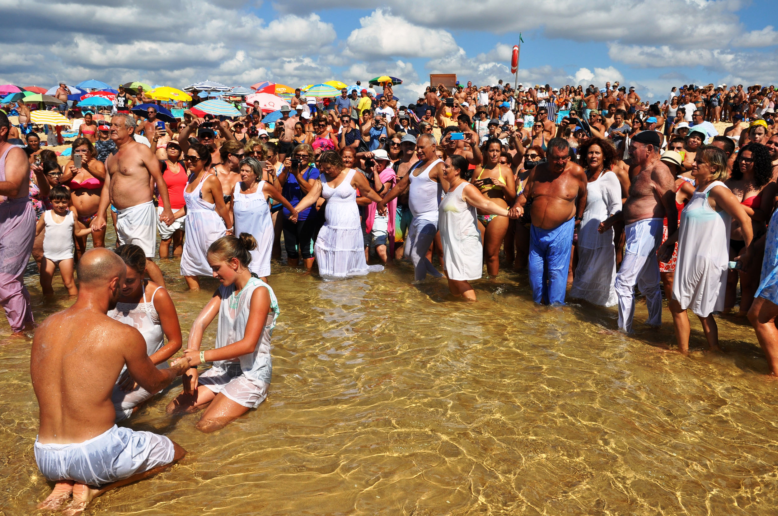 Sul Informação - Banho Santo é ponto alto das festas de São João da Degola na Manta Rota