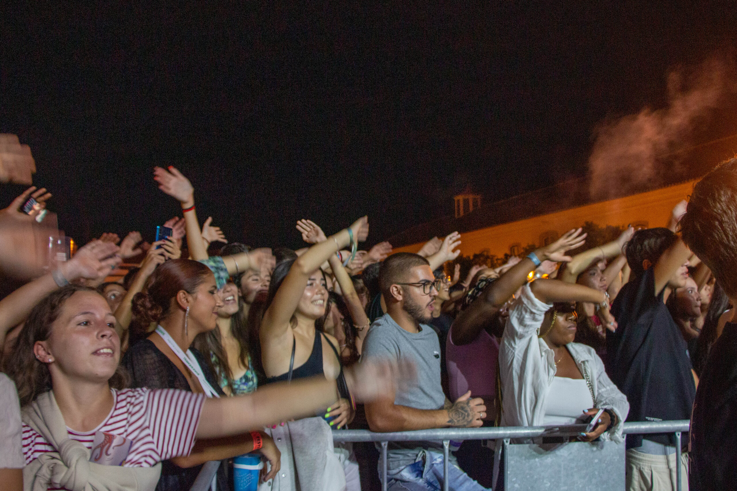 Sul Informação - Festival F: milhares já celebram a música portuguesa em Faro [com fotogaleria]