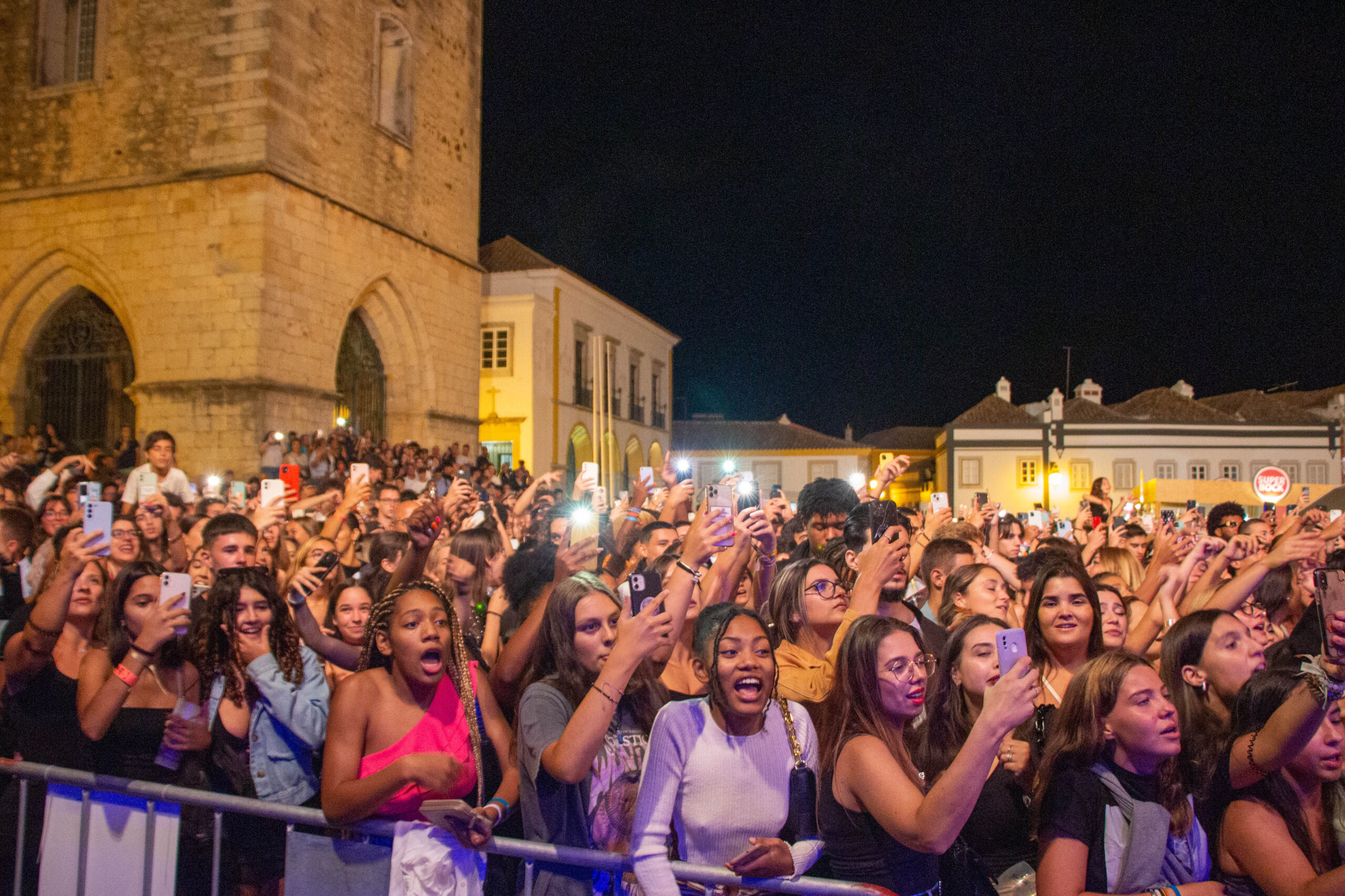 Sul Informação - Festival F: milhares já celebram a música portuguesa em Faro [com fotogaleria]