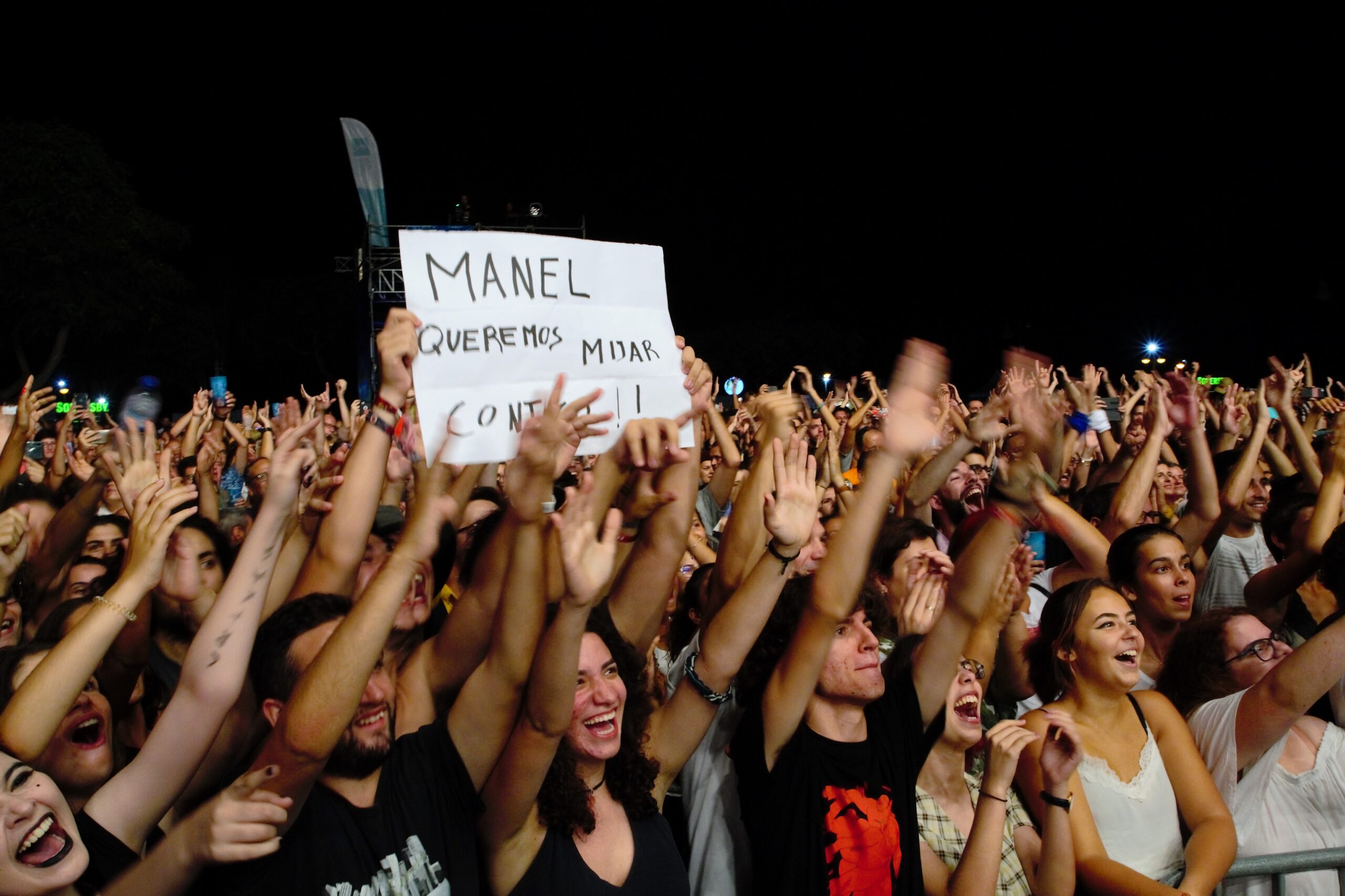Sul Informação - Ao segundo dia, Festival F teve lotação esgotada e hoje há mais música