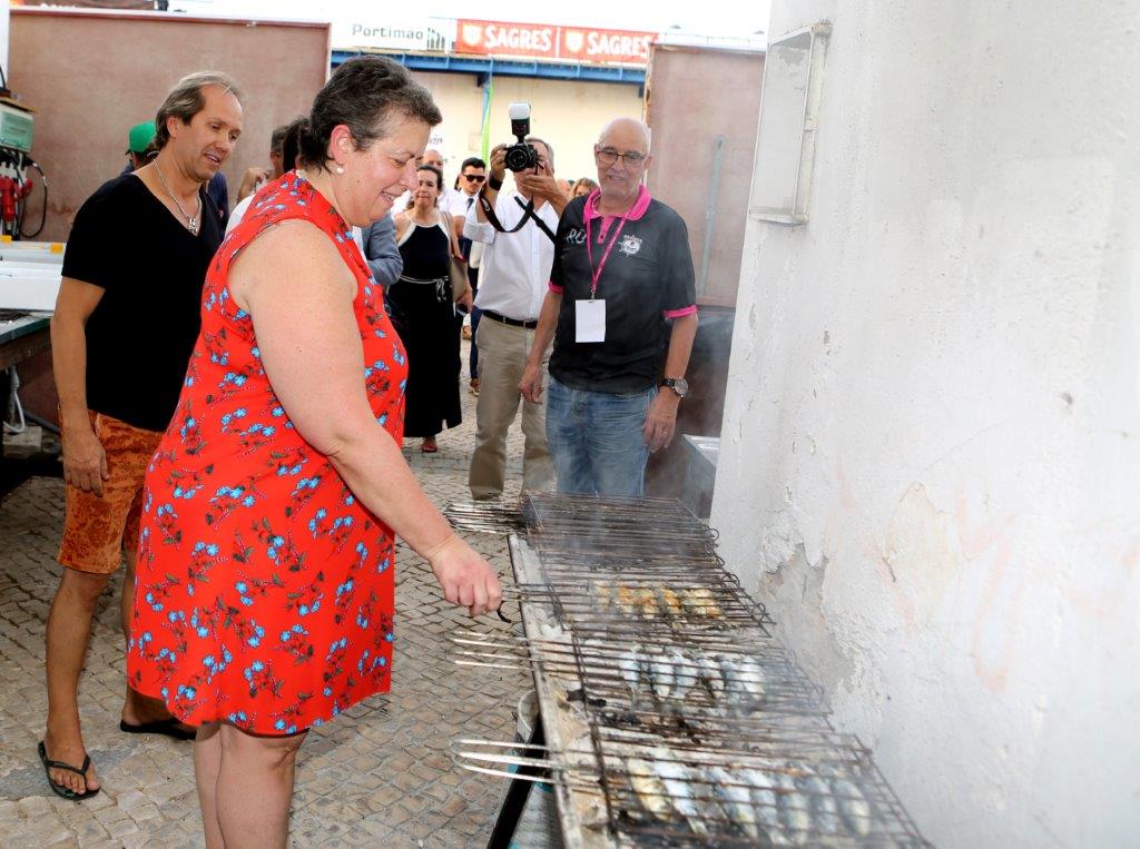 Sul Informação - Primeiro dia do Festival da Sardinha teve 20 mil visitantes e «foi um sucesso»