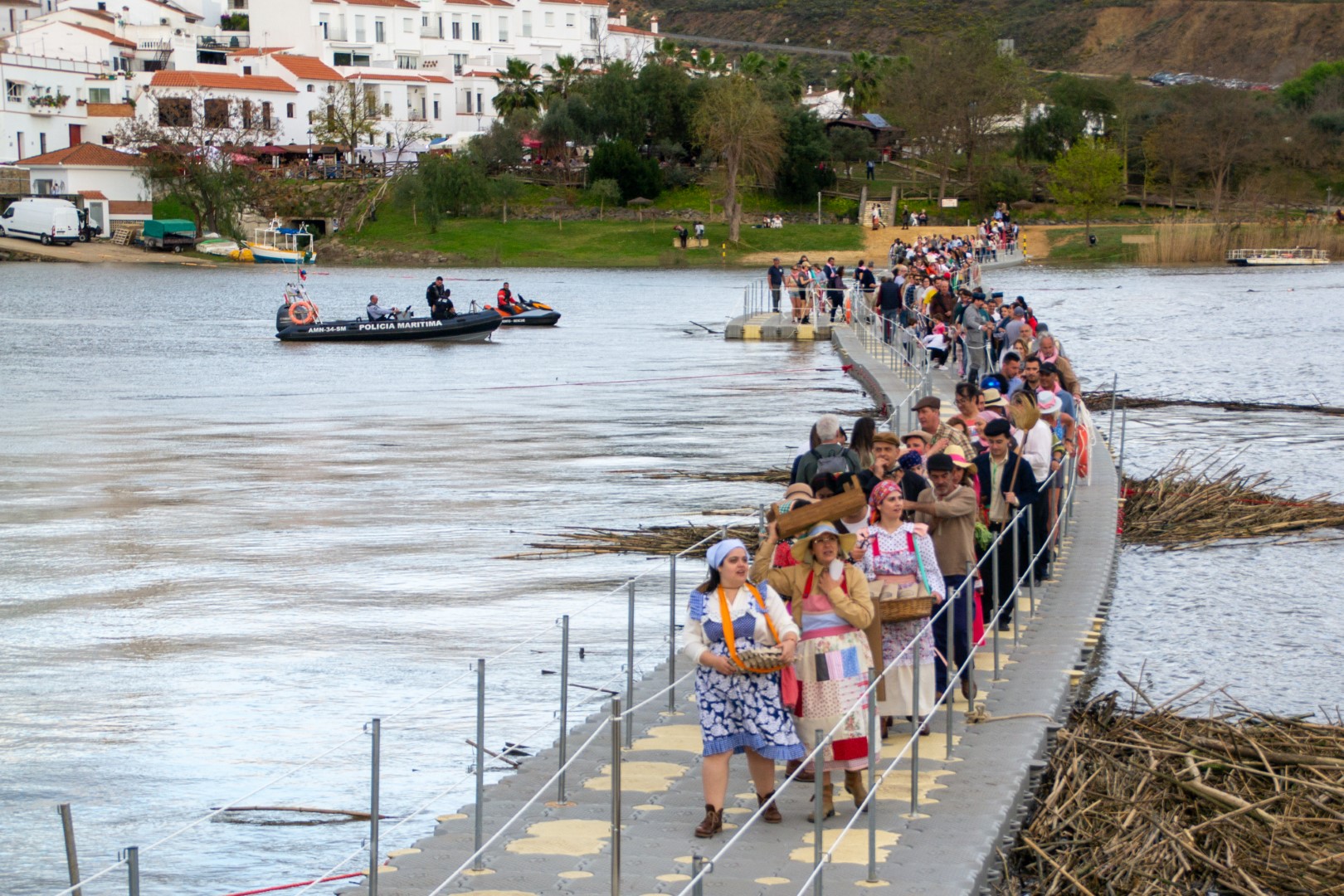 Sul Informação - Já se caminha sobre as águas do Guadiana em mais um Festival do Contrabando