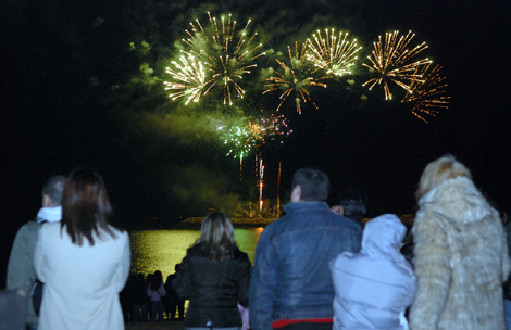 Sul Informação - Música e fogo de artifício recebem o novo ano em Quarteira