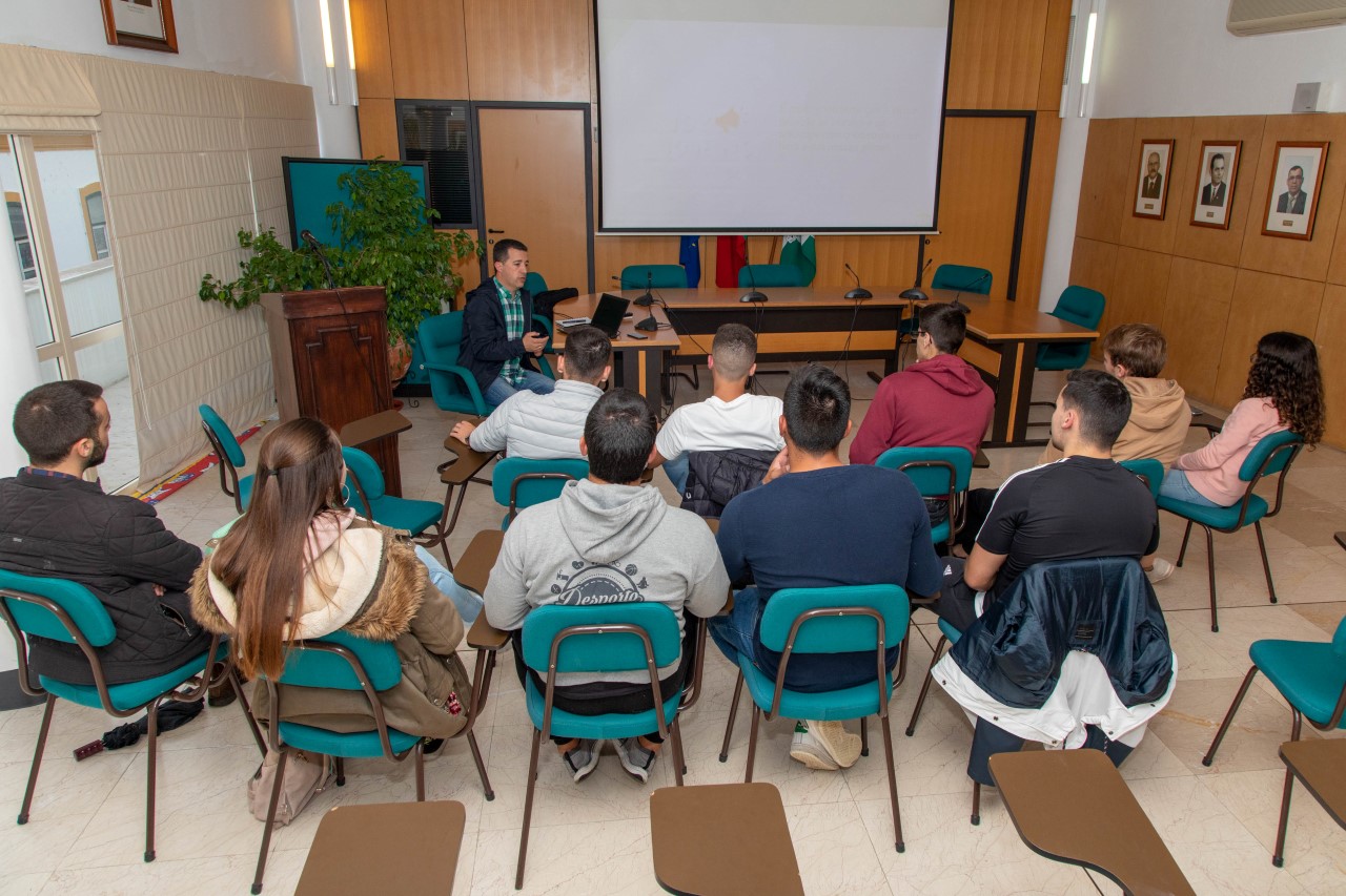 Sul Informação - Jovens de Alcoutim fizeram-se ouvir no seu Fórum Municipal