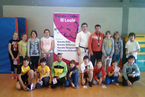 Sul Informação - Karate Clube de Loulé mostrou-se na Feira do Desporto da Escola Padre João Cabanita em Loulé