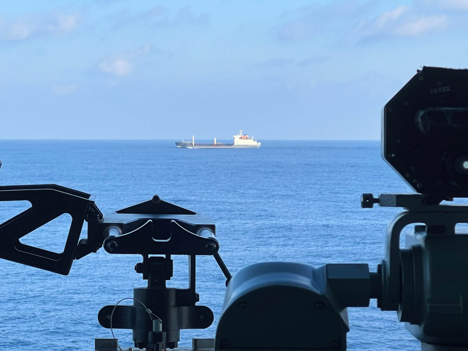 Sul Informação - Marinha acompanhou passagem de navio reabastecedor russo por águas portuguesas