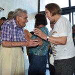Sul Informação - 100º aniversário do Senhor Oliveira comemorado com bolo e muitos amigos