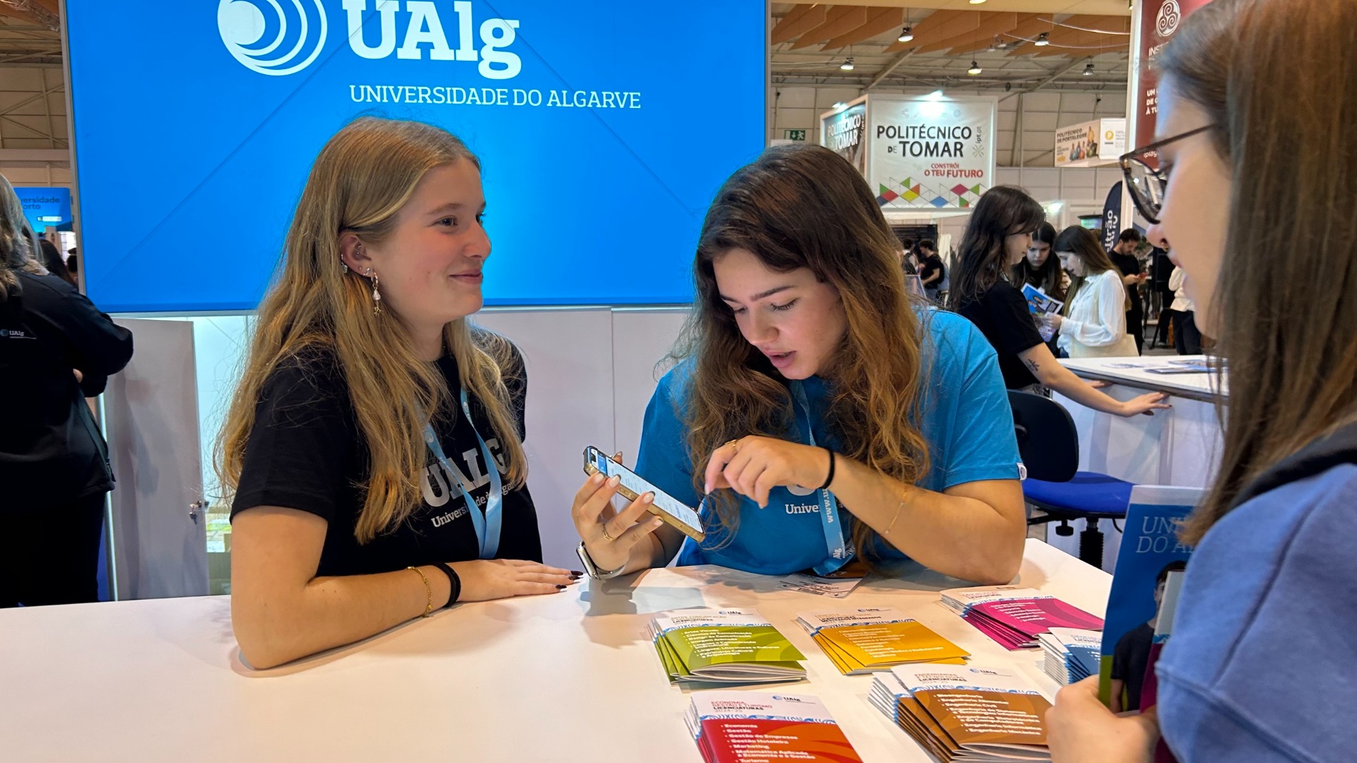 Sul Informação - Universidade do Algarve está na Futurália a mostrar-se aos alunos de amanhã