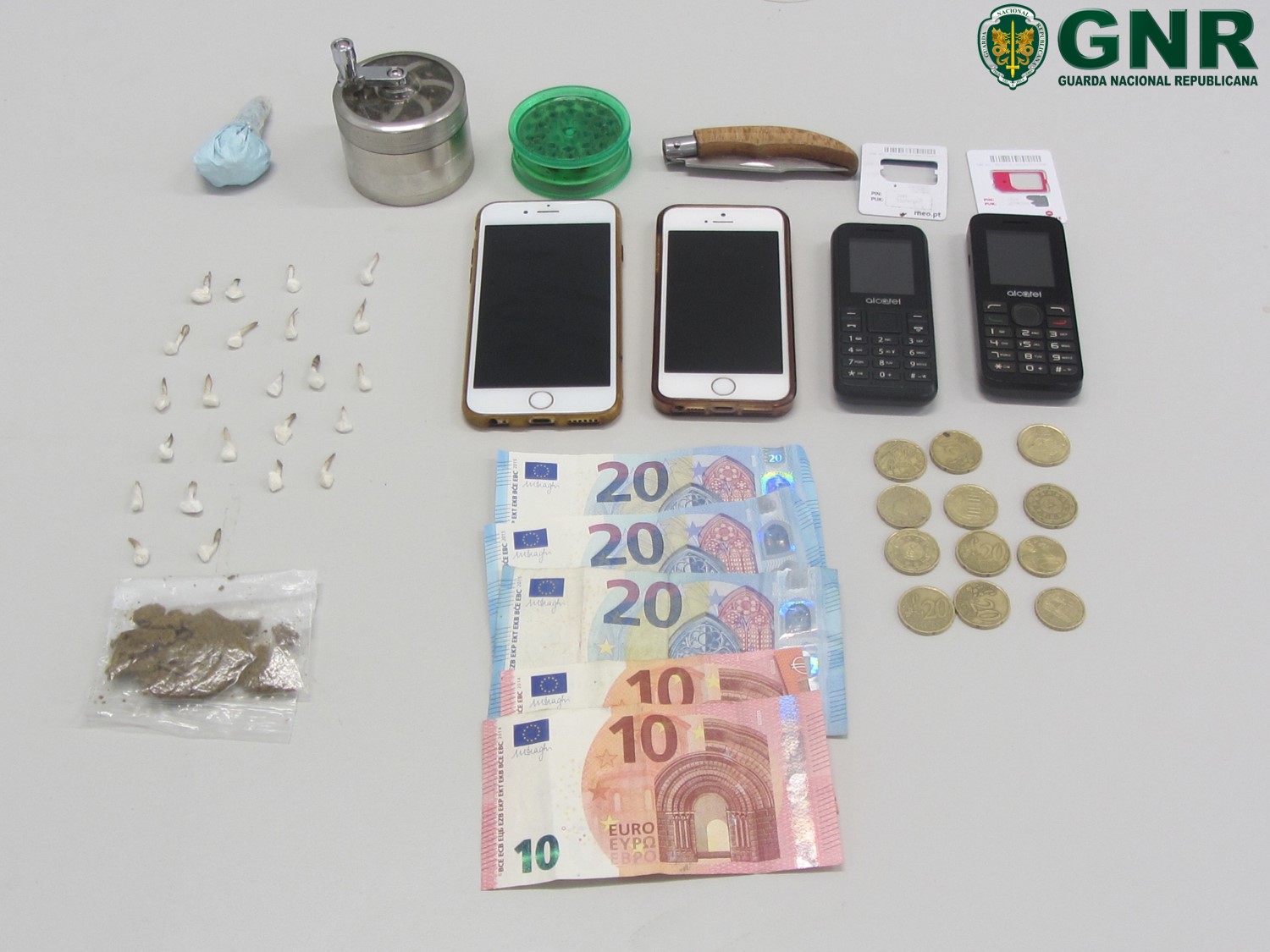Sul Informação - Jovens traficantes de cocaína e haxixe detidos em festa privada em Almancil
