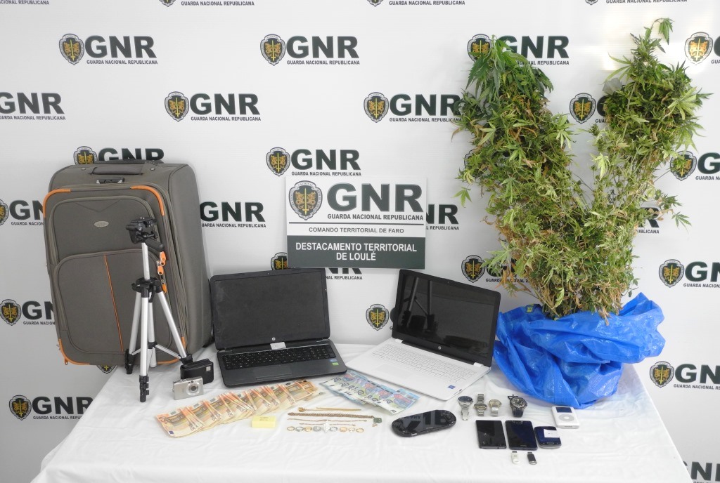 Sul Informação - Assaltou casa em Loulé e foi detido pela GNR