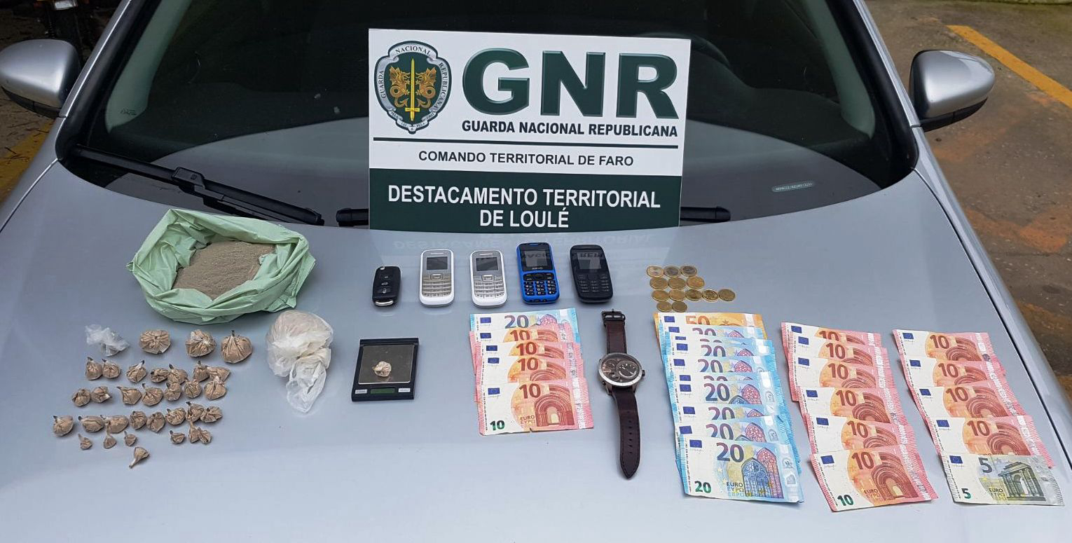 Sul Informação - Traficantes que transportavam droga no carro detidos em Almancil