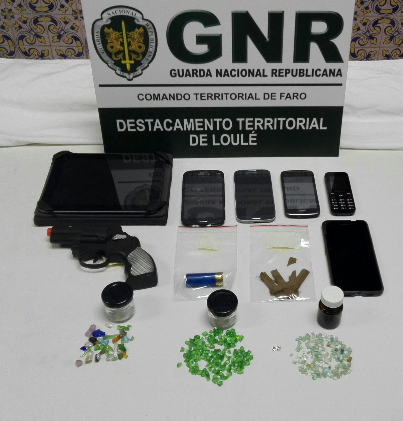 Sul Informação - Homem que furtou bens no valor de 50 mil euros foi detido pela GNR