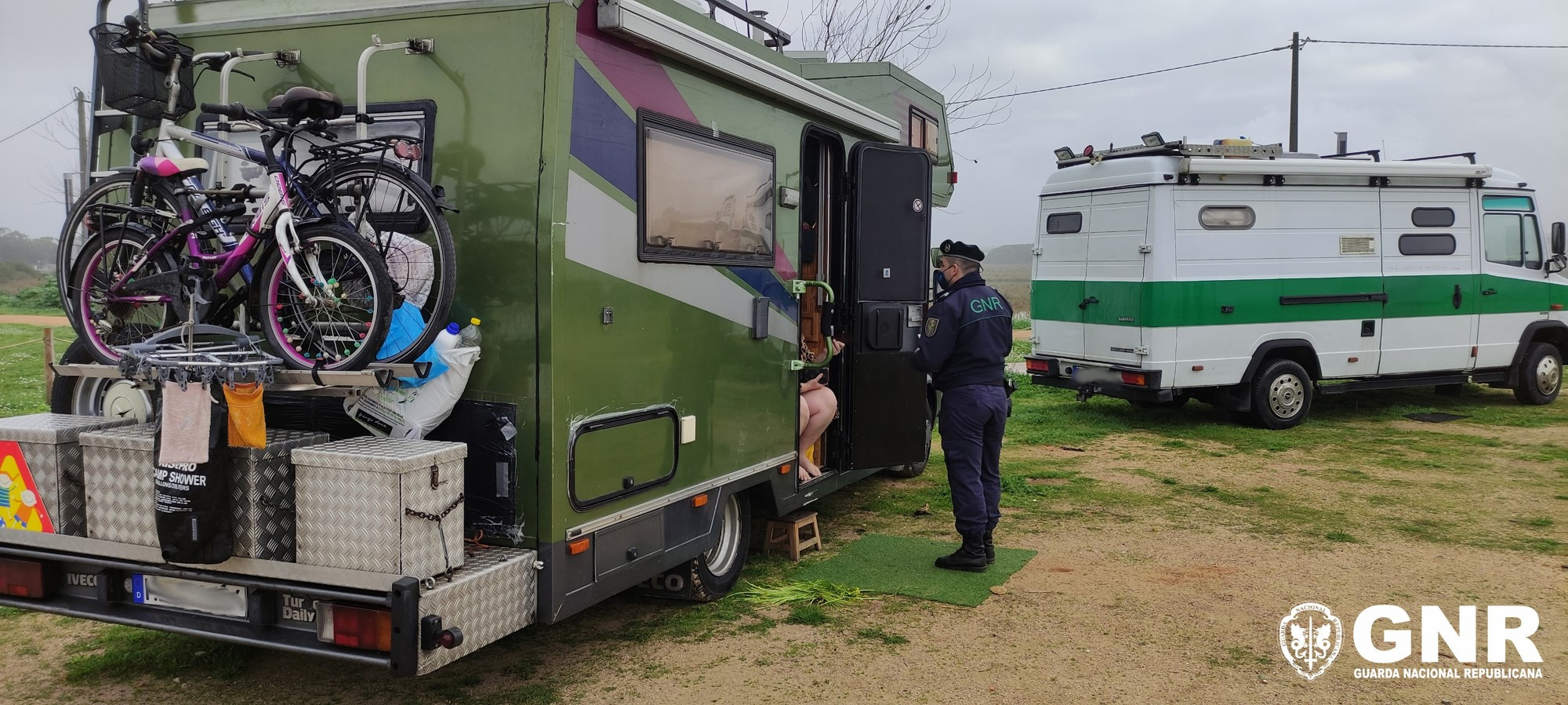 Sul Informação - Dez caravanistas multados em Armação de Pêra