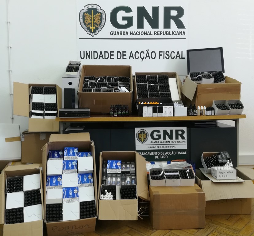 Sul Informação - GNR apreende 78 litros de nicotina líquida ilegal