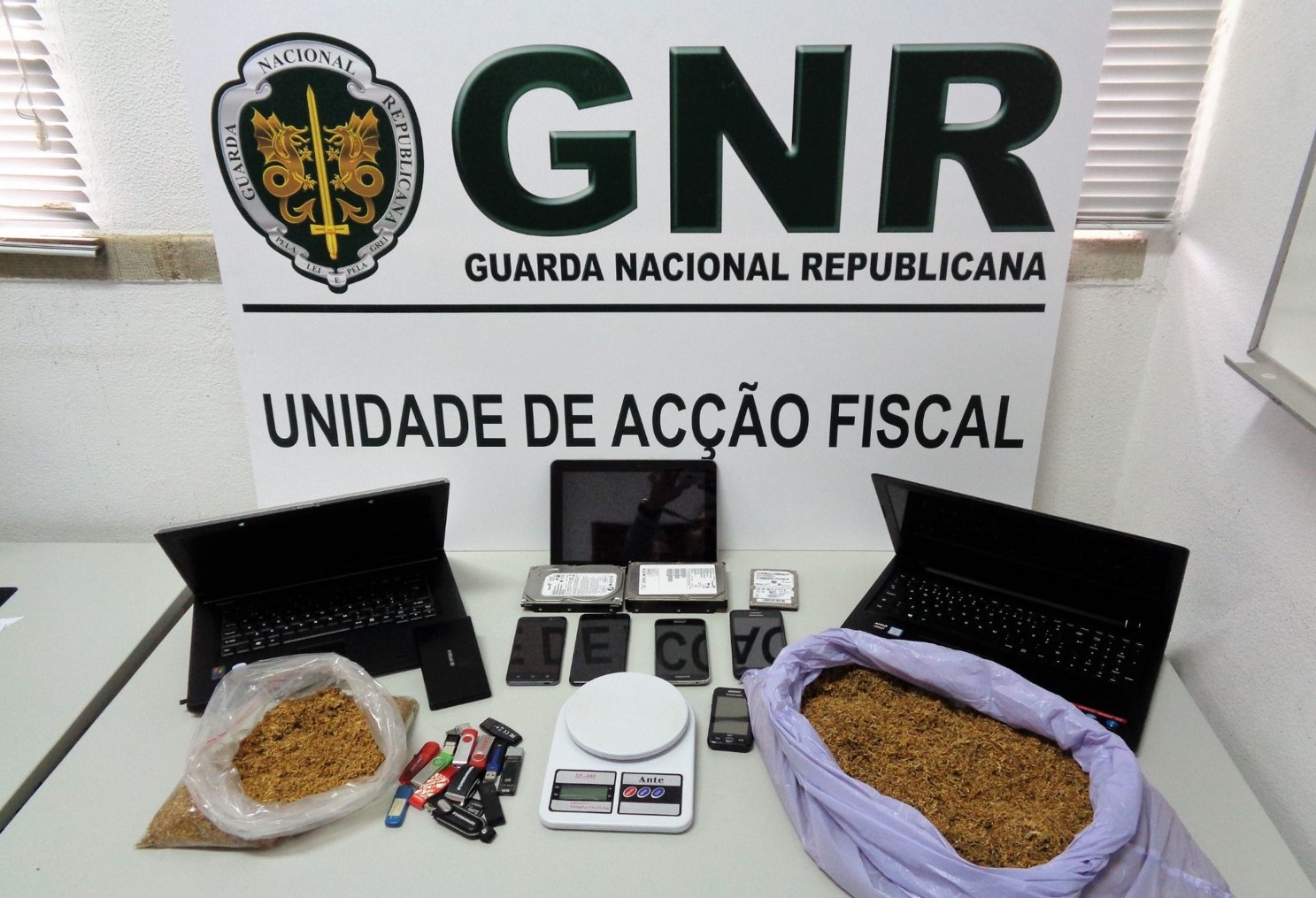 Sul Informação - Homem traficava tabaco ilegal no concelho de Loulé