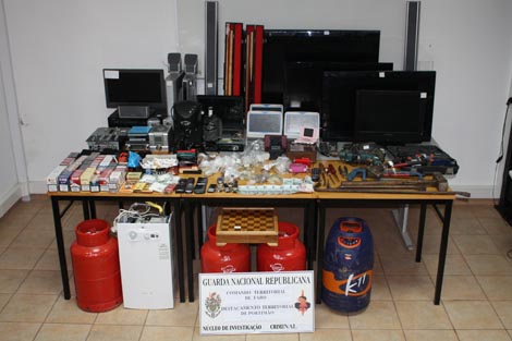 Sul Informação - GNR desmantela grupo que roubava máquinas de tabaco em cafés e restaurantes