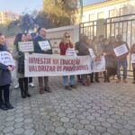 Sul Informação - Professores da secundária Pinheiro e Rosa manifestaram-se frente à escola