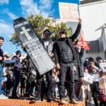 Sul Informação - Um caixão, um irmão metralha e forte adesão na greve distrital de professores no Algarve